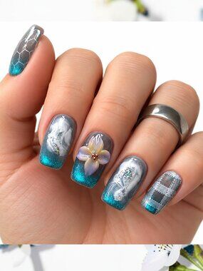 Teal Color Changing Floral Plaid Press-On Nails – Medium Square